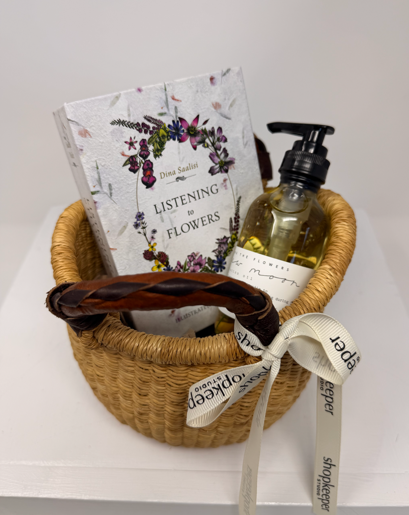 Flowers Deck & Massage Oil Basket